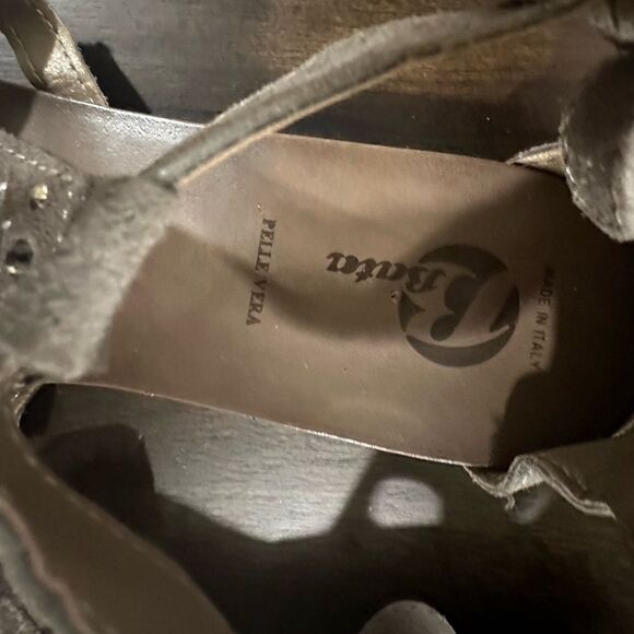 Bata gladiator sandals Italy size 39 / 8.5 - Picture 3 of 3